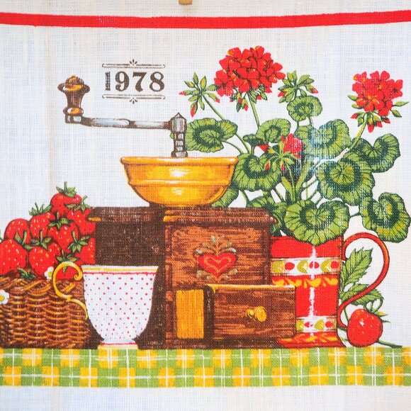 VTG 1978 Hallmark Linen Calendar Towel Kitchen Design, Geraniums & Strawberries - Picture 4 of 8